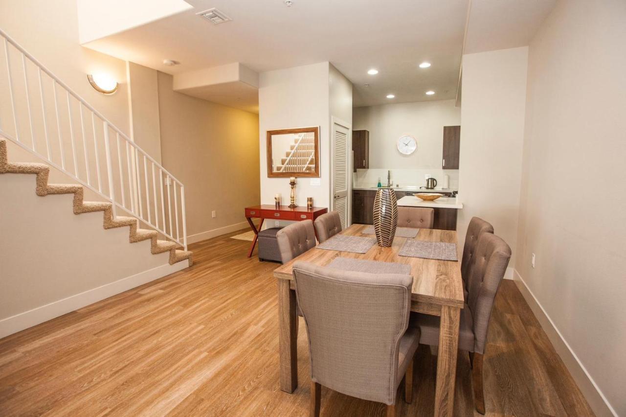 The Grove Penthouse 3 Bdrm 3 Bath Los Angeles